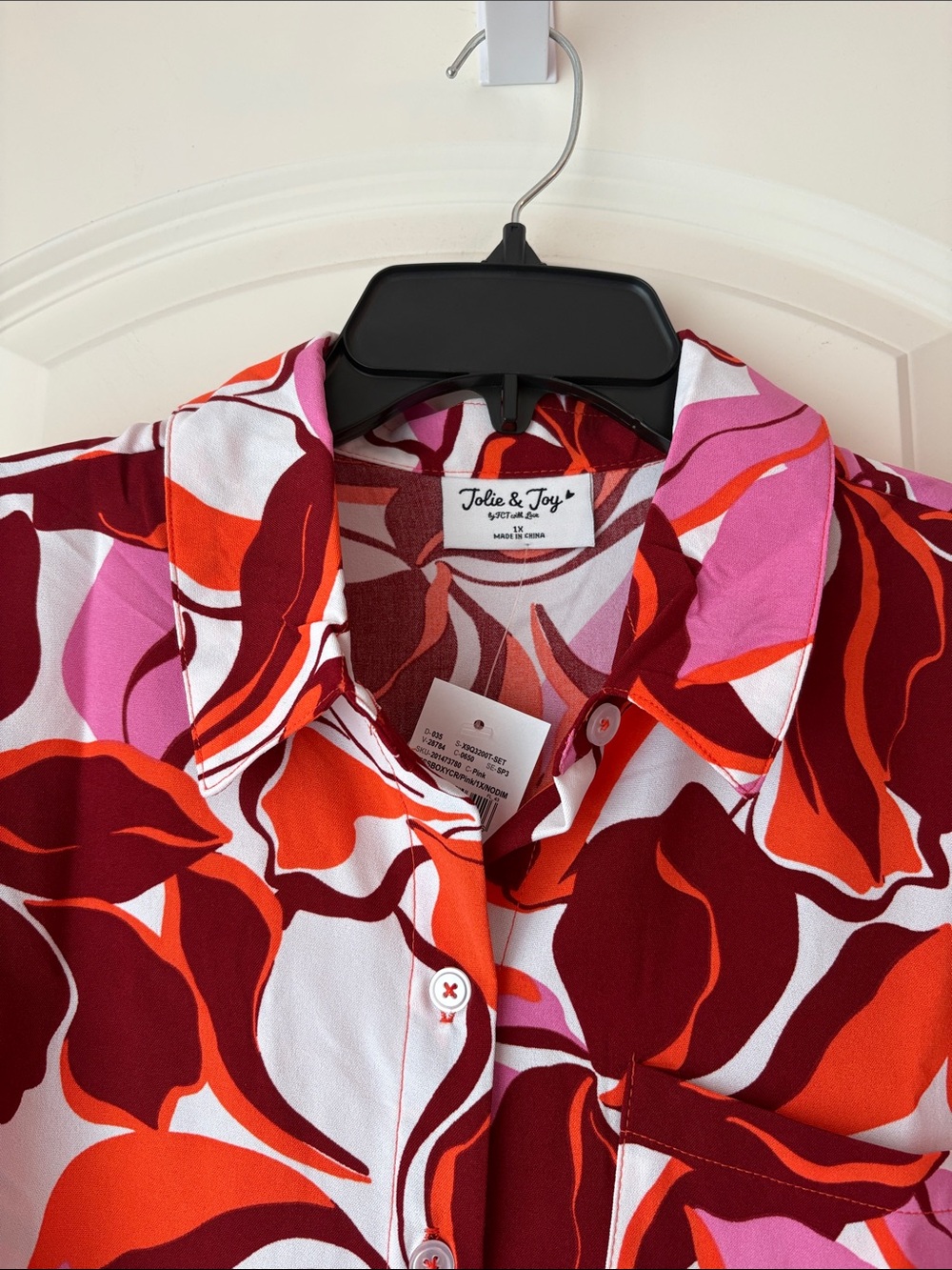 Jolie & Joy (Ashley Stewart) Floral Multicolored Short-Sleeve Button-Down Shirt - Picture 6 of 13